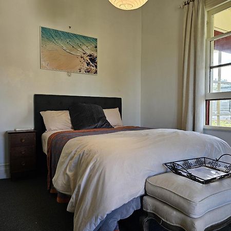 Brony'S Beachfront-Short And Long Term Stays Porirua Kültér fotó