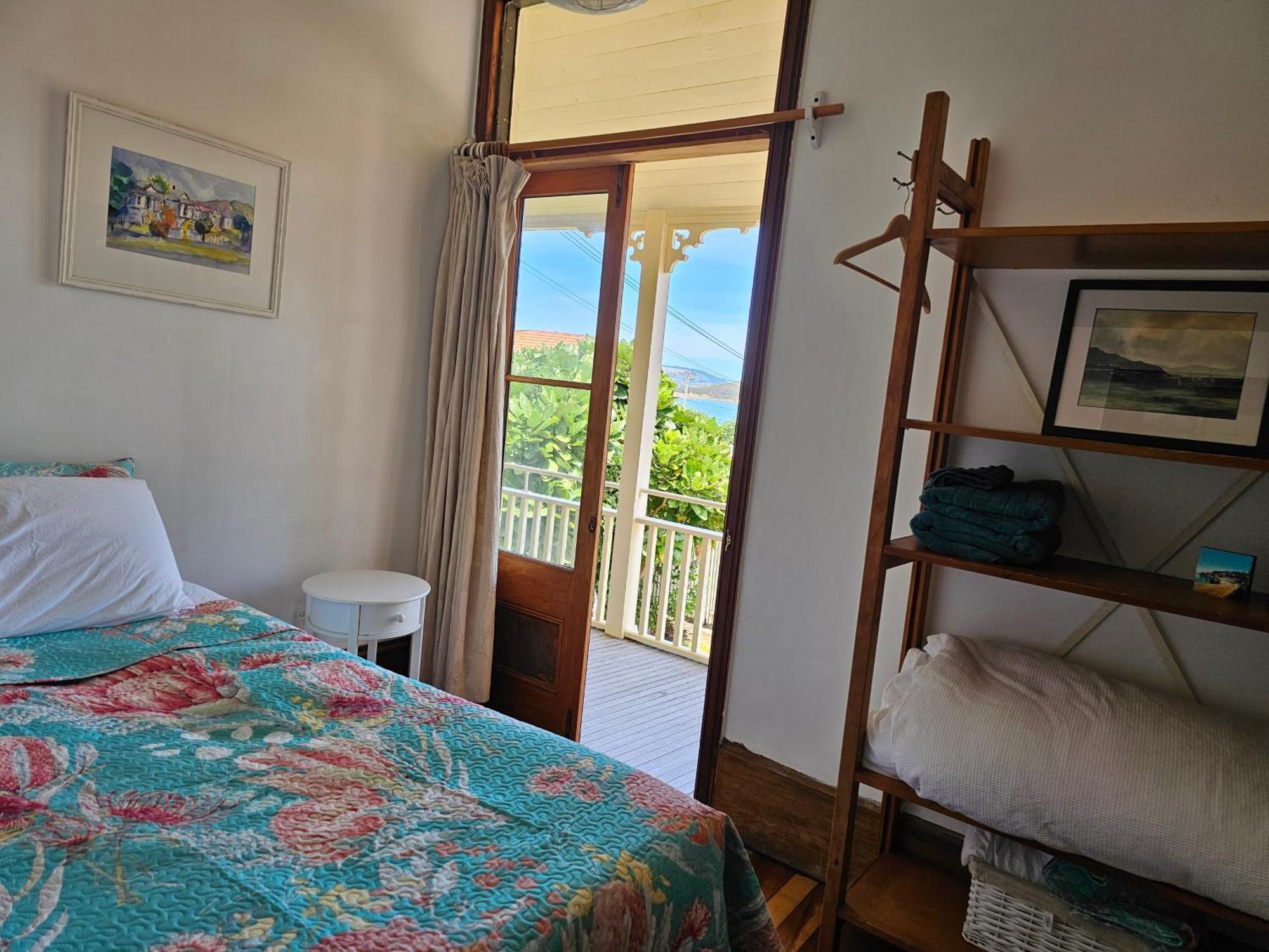 Brony'S Beachfront-Short And Long Term Stays Porirua Kültér fotó
