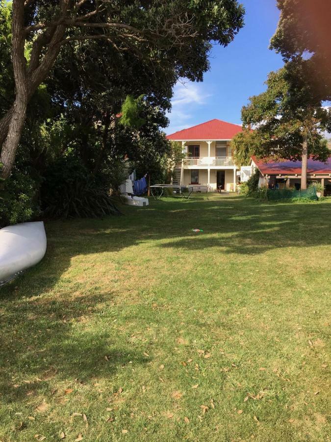Brony'S Beachfront-Short And Long Term Stays Porirua Kültér fotó